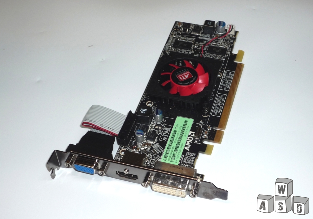Conectorii lui Radeon HD5450