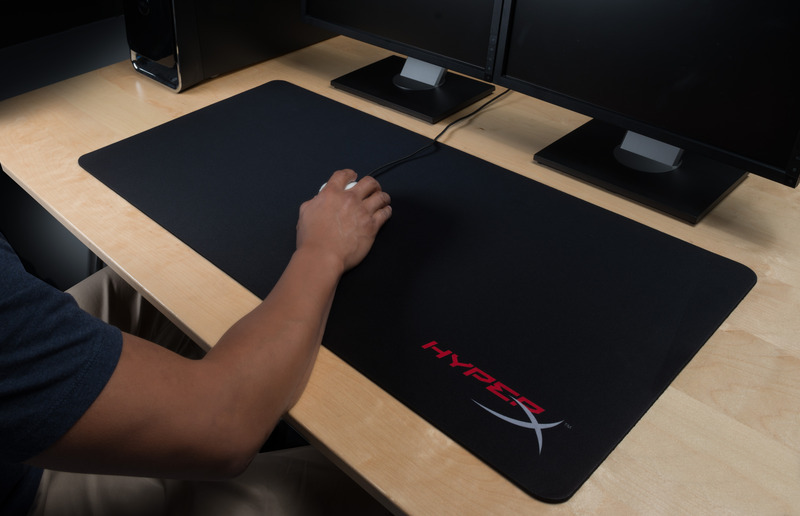 lowres HyperX FURY mouse pad XL HX-MPFP-XL monitors 02 02 2015 19 34
