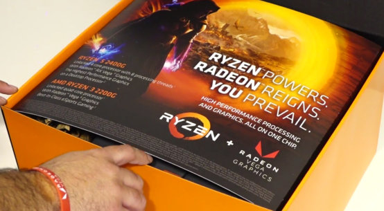 Unboxing AMD Ryzen 3 2200G & Ryzen 5 2400G Press kit