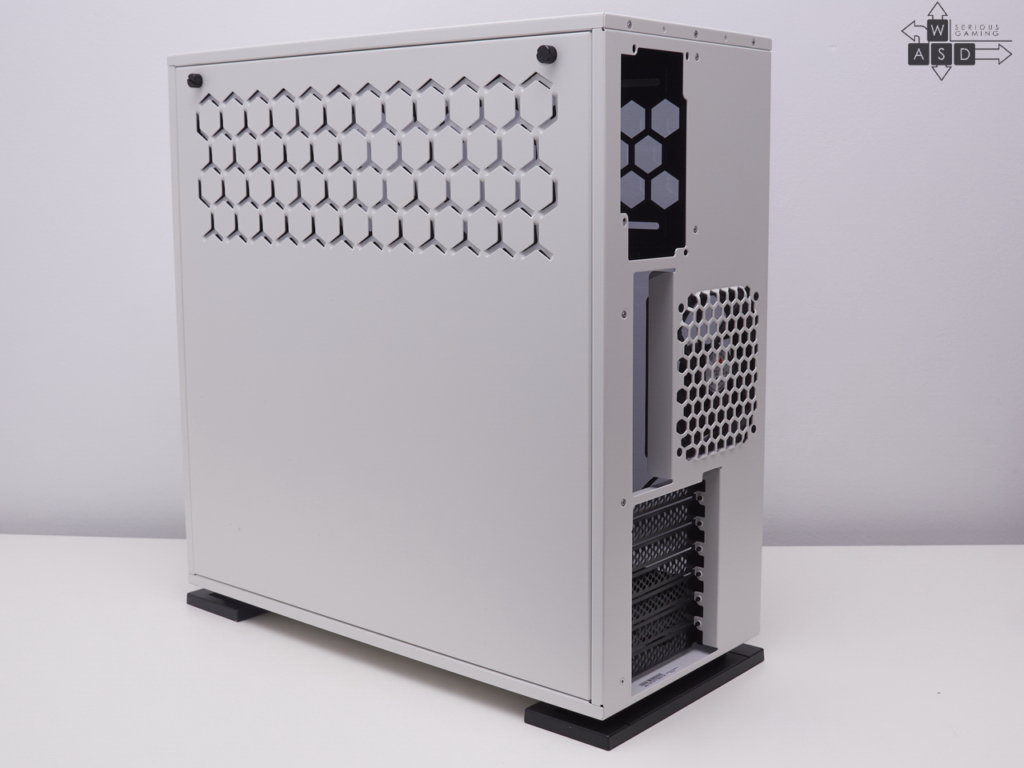In Win 303 White tempered glass ATX review | WASD