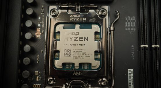 AMD Ryzen 9 7950X & AMD Ryzen 5 7600X | WASD.ro
